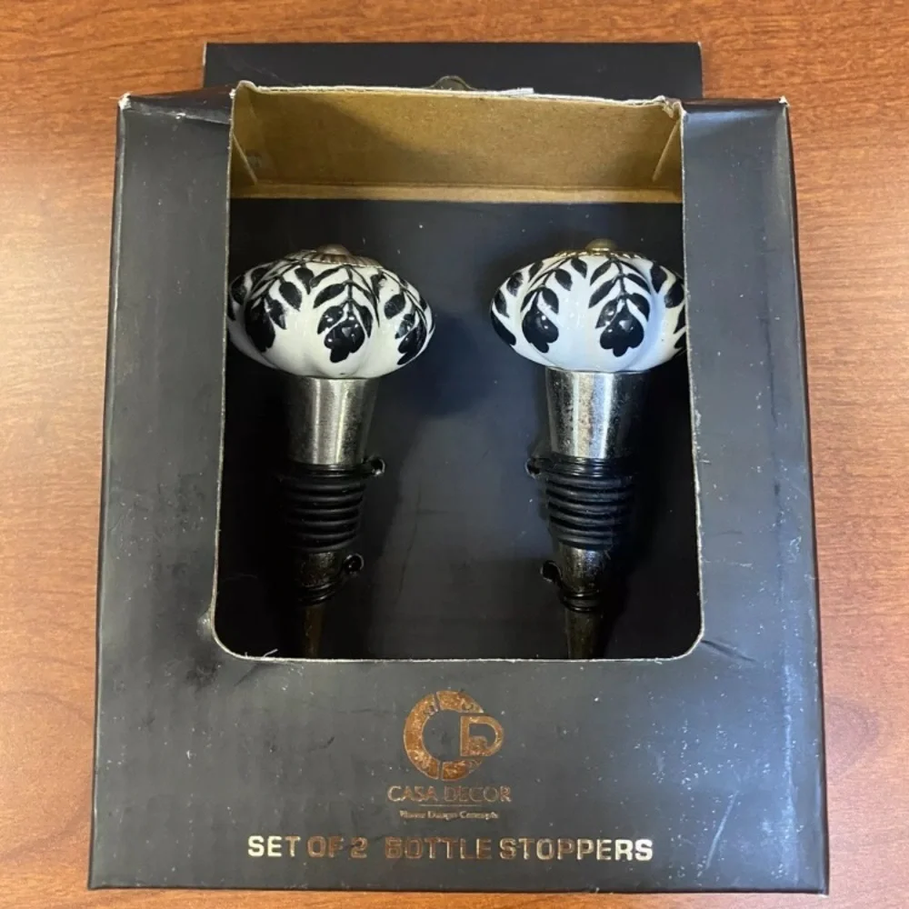Casa Decor Set of 2 Bottle Stoppers Black & White Floral Wine Corks Bar NEW
